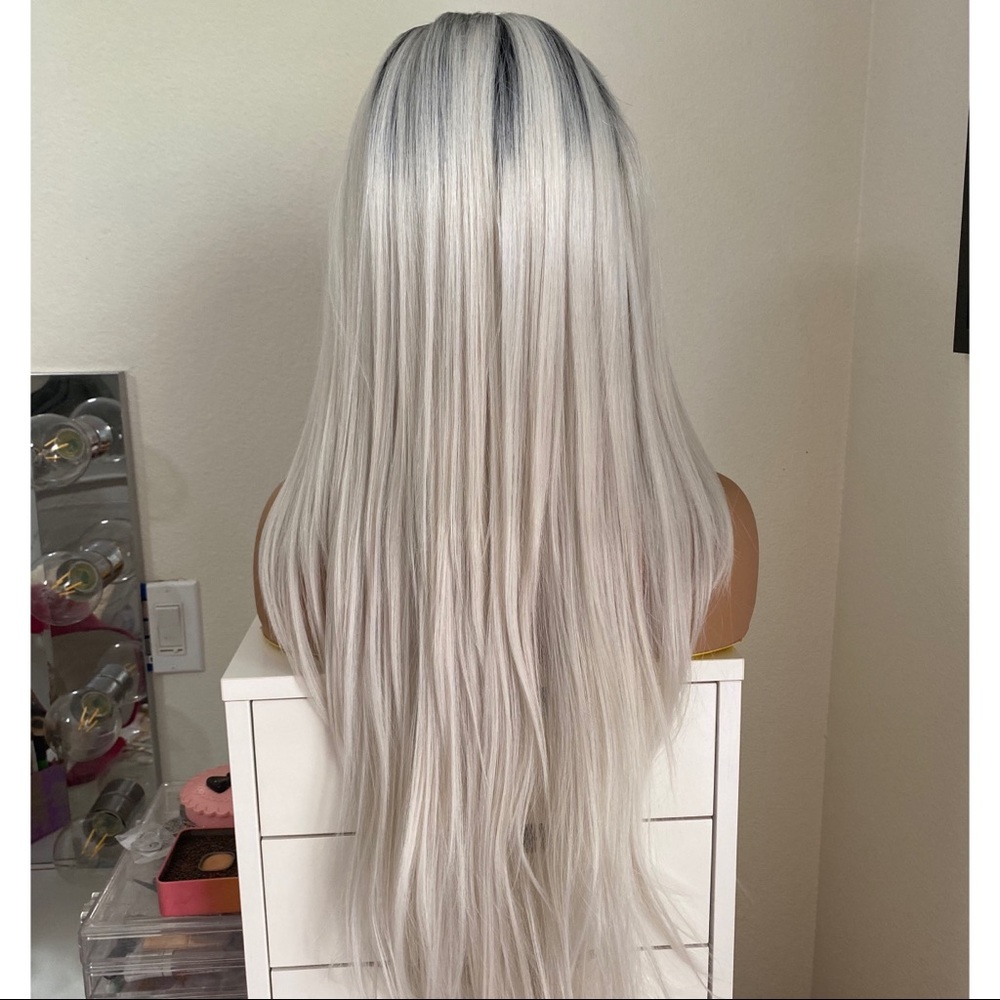 Human Hair Blend Silver Ice Blonde 32” Lace Wig - Picture 2 of 5